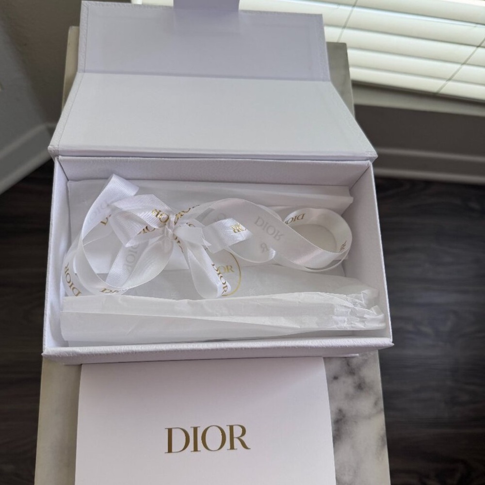 Dior Gift Box, Dusty, Tissue & Ribbon Set - Picture 3 of 7